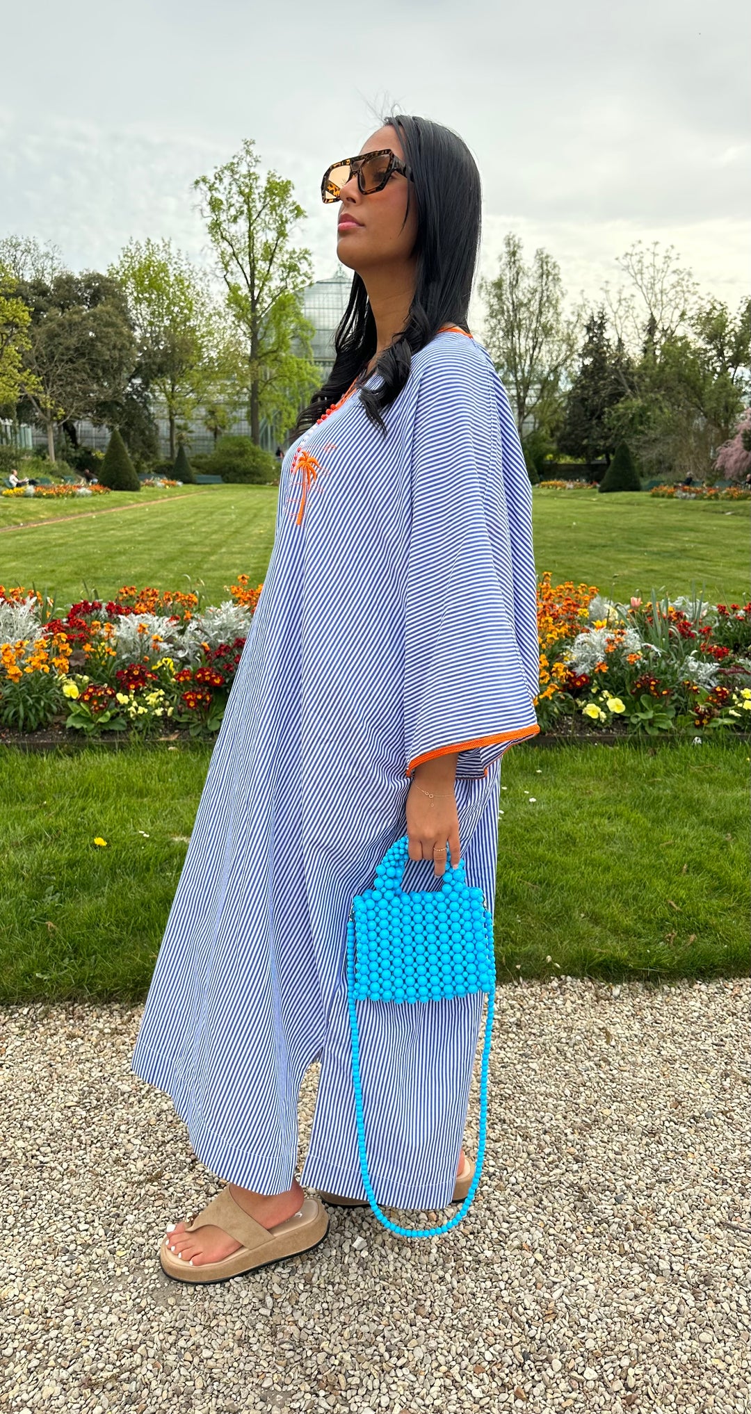 Robe lin bleu rayée avec détails orange