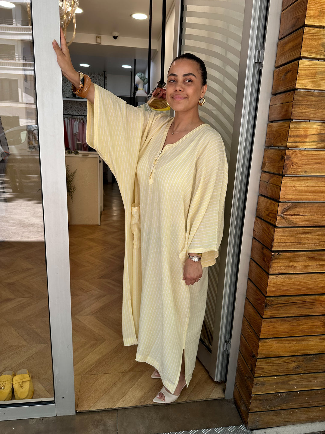 Abaya Authentica motif rayé jaune
