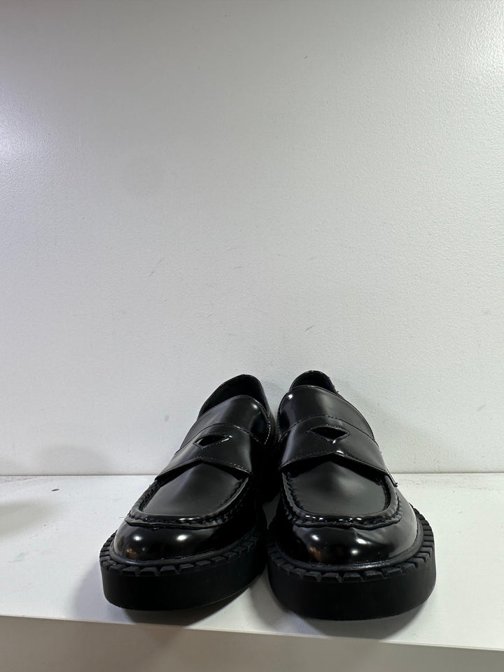 Mocassins noirs vernis